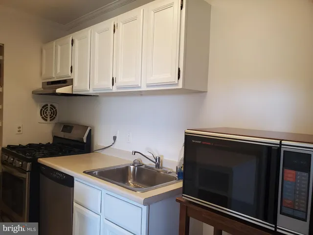 $295,000 | 7336 Lee Highway, Unit 203, Falls Church, VA 22046