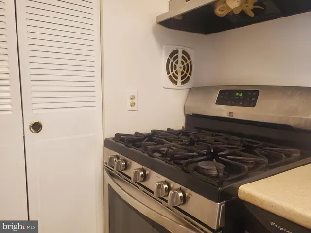 $295,000 | 7336 Lee Highway, Unit 203, Falls Church, VA 22046