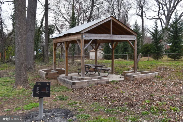 $295,000 | 7336 Lee Highway, Unit 203, Falls Church, VA 22046