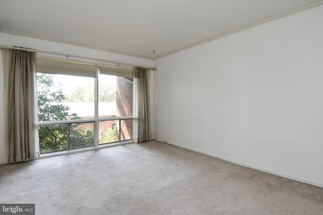 $295,000 | 7336 Lee Highway, Unit 203, Falls Church, VA 22046