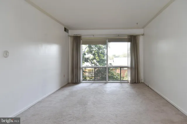 $295,000 | 7336 Lee Highway, Unit 203, Falls Church, VA 22046