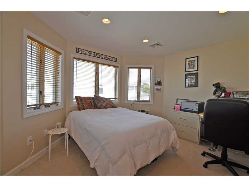 25 Poppasquash Road, Unit 25 Bristol, RI 02809 - Photo 17 of 19 Bedroom.