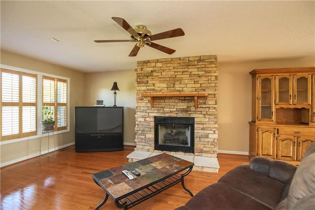2946 Old Clarksville Springfield Road Adams, TN 37010 - Photo 4 of 20
