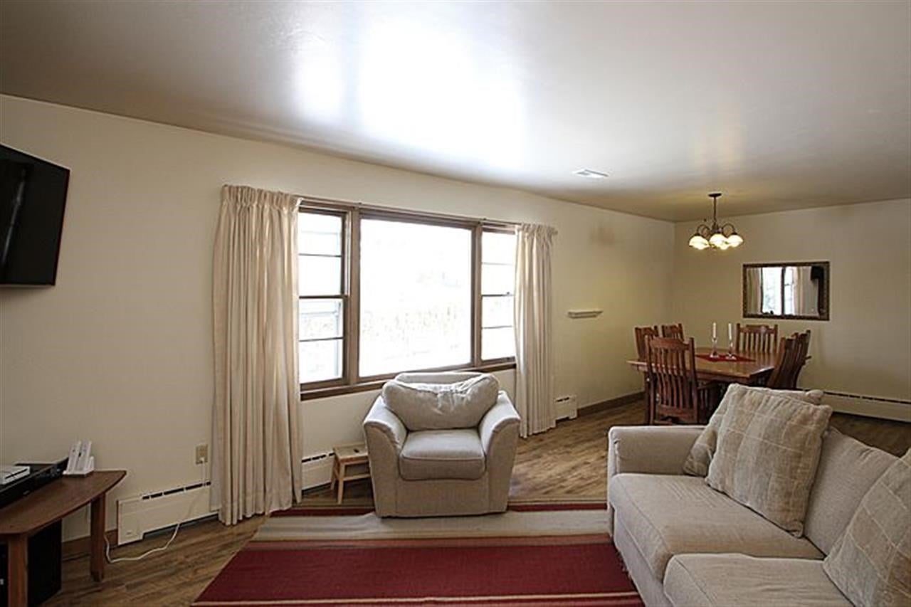1810 Ridgeway Drive Iowa City, IA 52245 - Photo 4 of 25 Gallery Image 4
