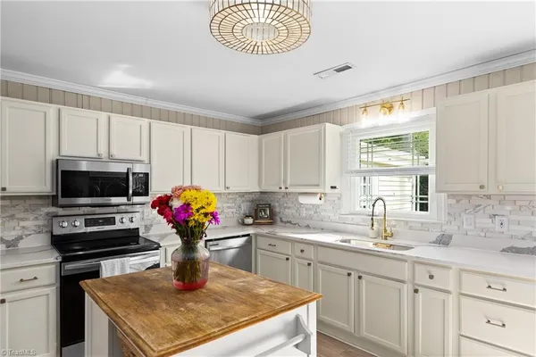 $385,000 | 532 Lakeside Drive, Walnut Cove, NC 27052