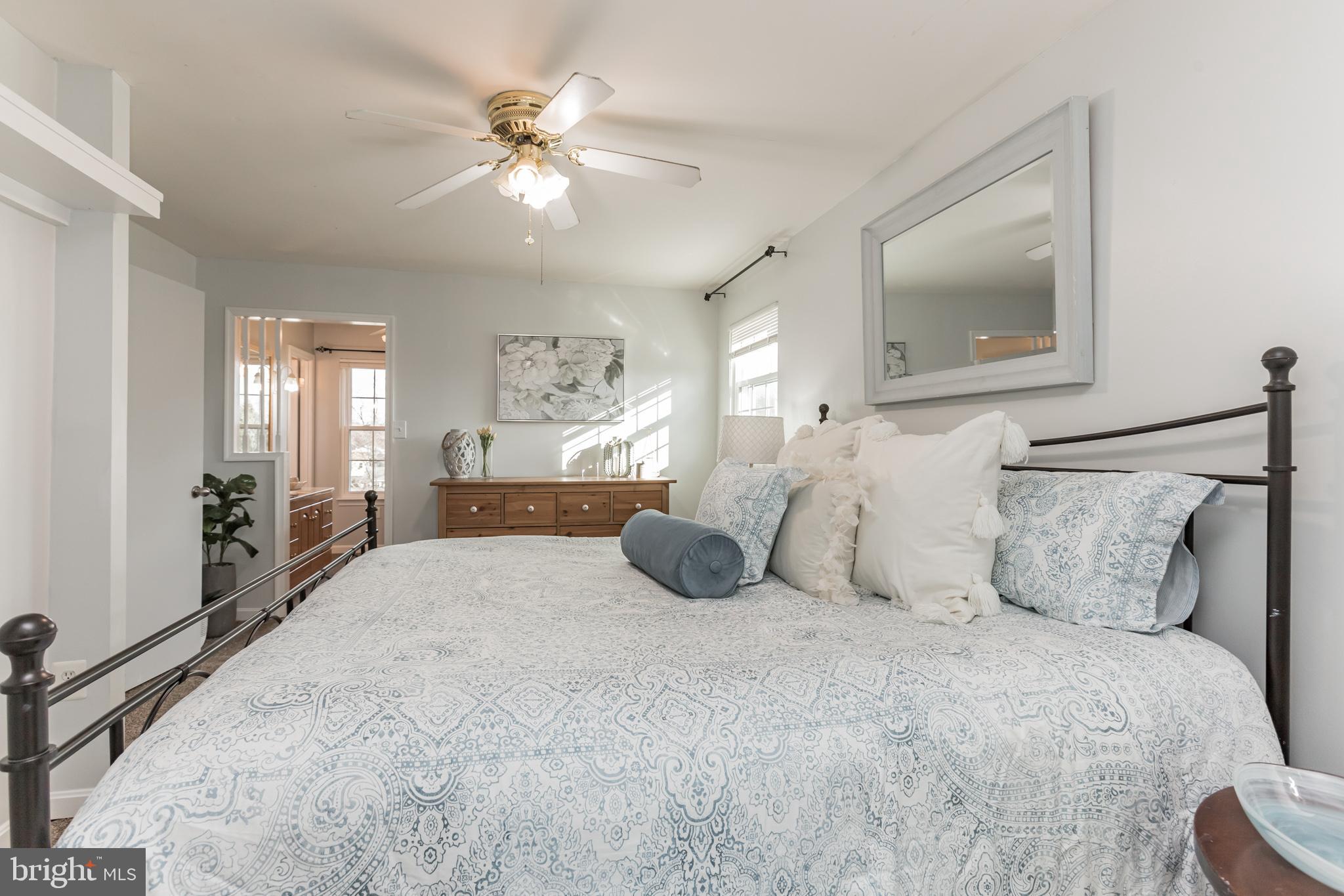 24213 Welsh Road Gaithersburg, MD 20882 - Photo 13 of 30 Owner's suite with ceiling fan