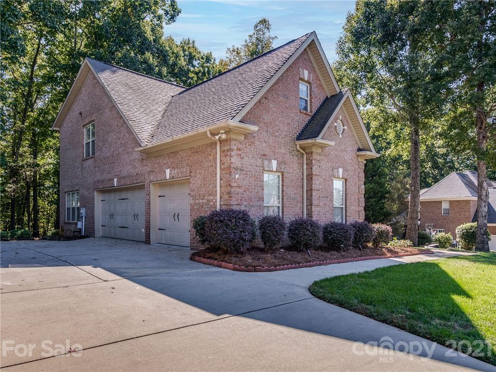 1004 Potters Bluff Road Monroe, NC 28110 - Photo 2 of 34 Gallery Image 2