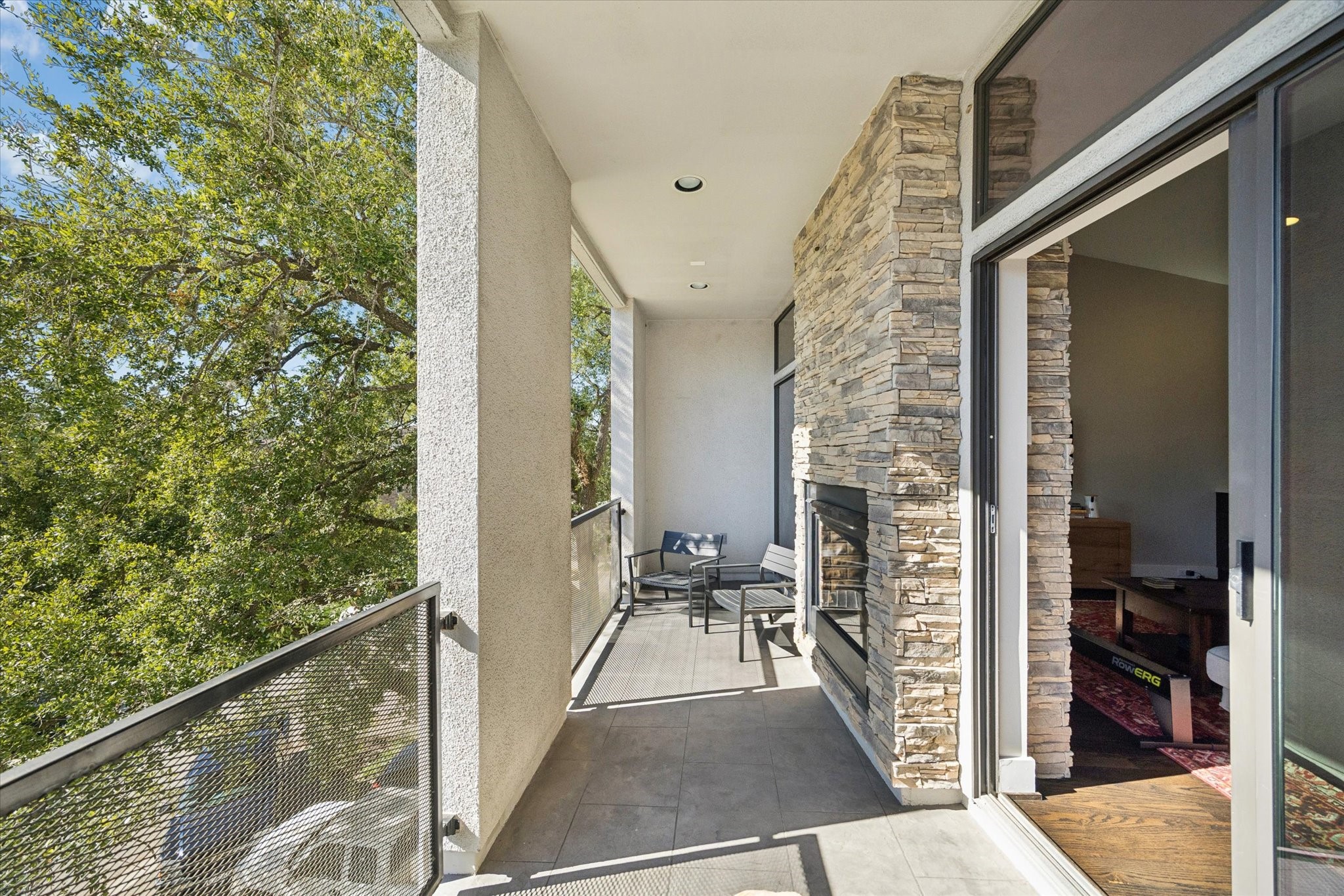 6504 Rodrigo Street, Unit B Houston, TX 77007 - Photo 28 of 29 A covered balcony on the third floor — the perfect place to end the day.