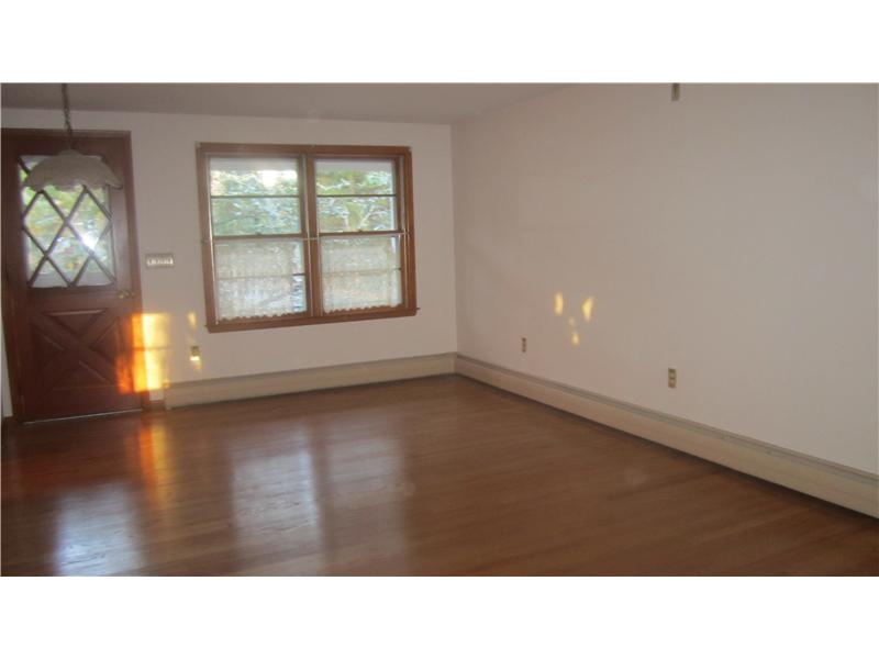 339 Westcott Road Scituate, RI 02857 - Photo 3 of 14 Living Room.