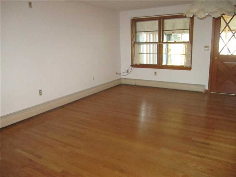 339 Westcott Road Scituate, RI 02857 - Photo 4 of 14 Living Room.