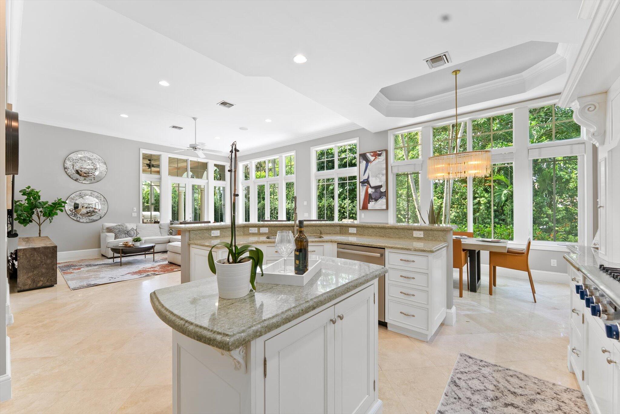 475 Northeast 4th Street Boca Raton, FL 33432 - Photo 16 of 88 Family Room/Kitchen