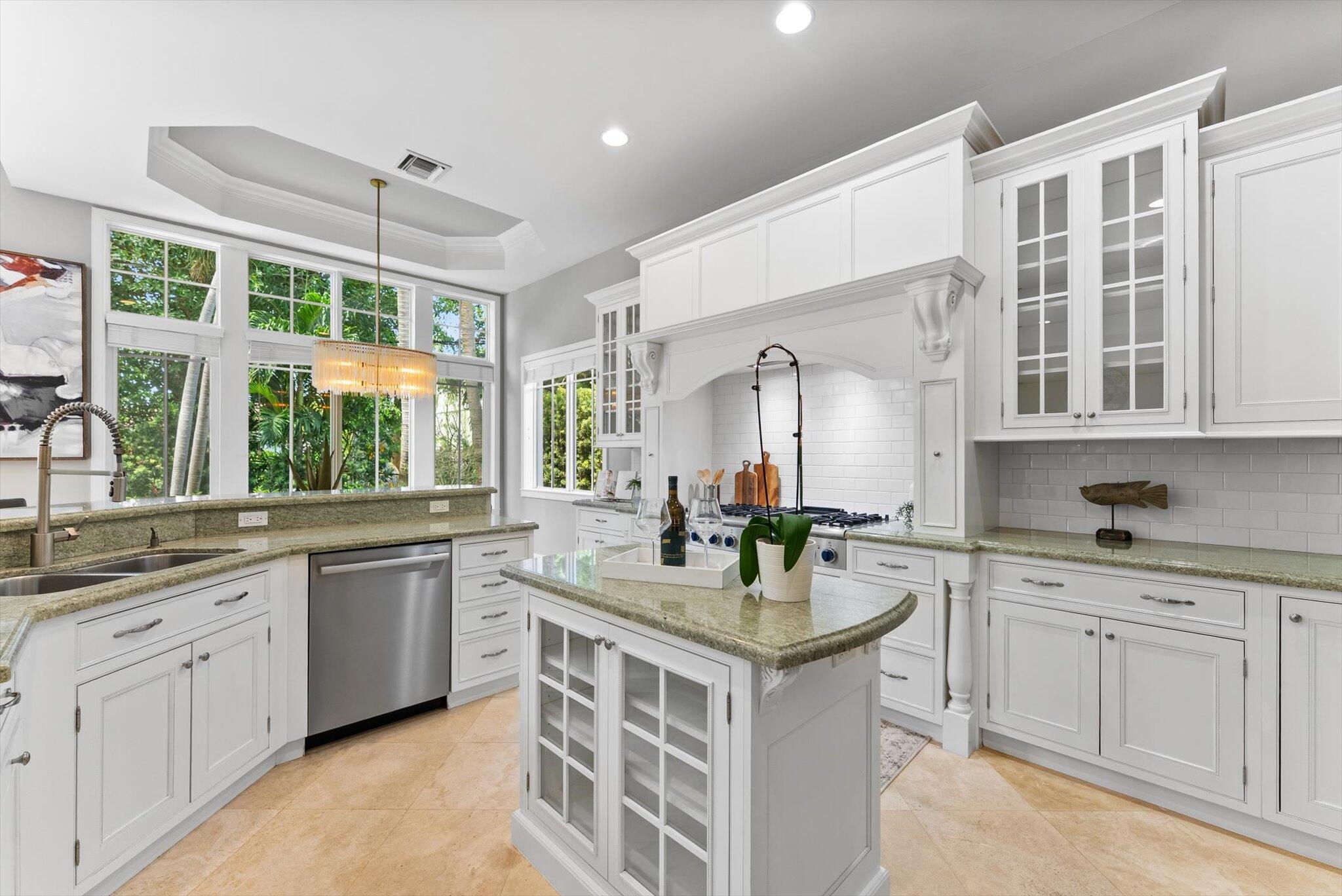 475 Northeast 4th Street Boca Raton, FL 33432 - Photo 17 of 88 Kitchen