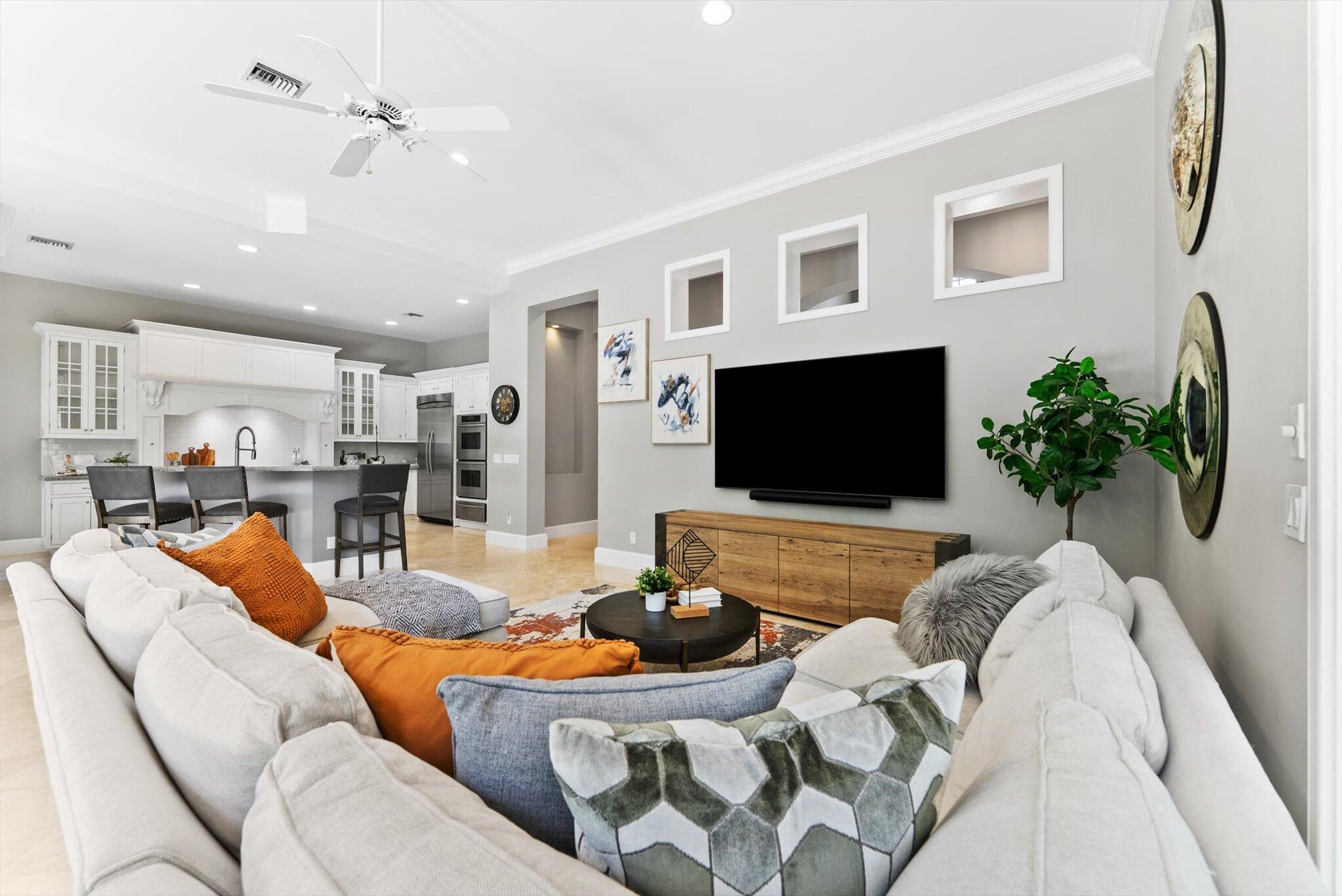 475 Northeast 4th Street Boca Raton, FL 33432 - Photo 25 of 88 Family Room
