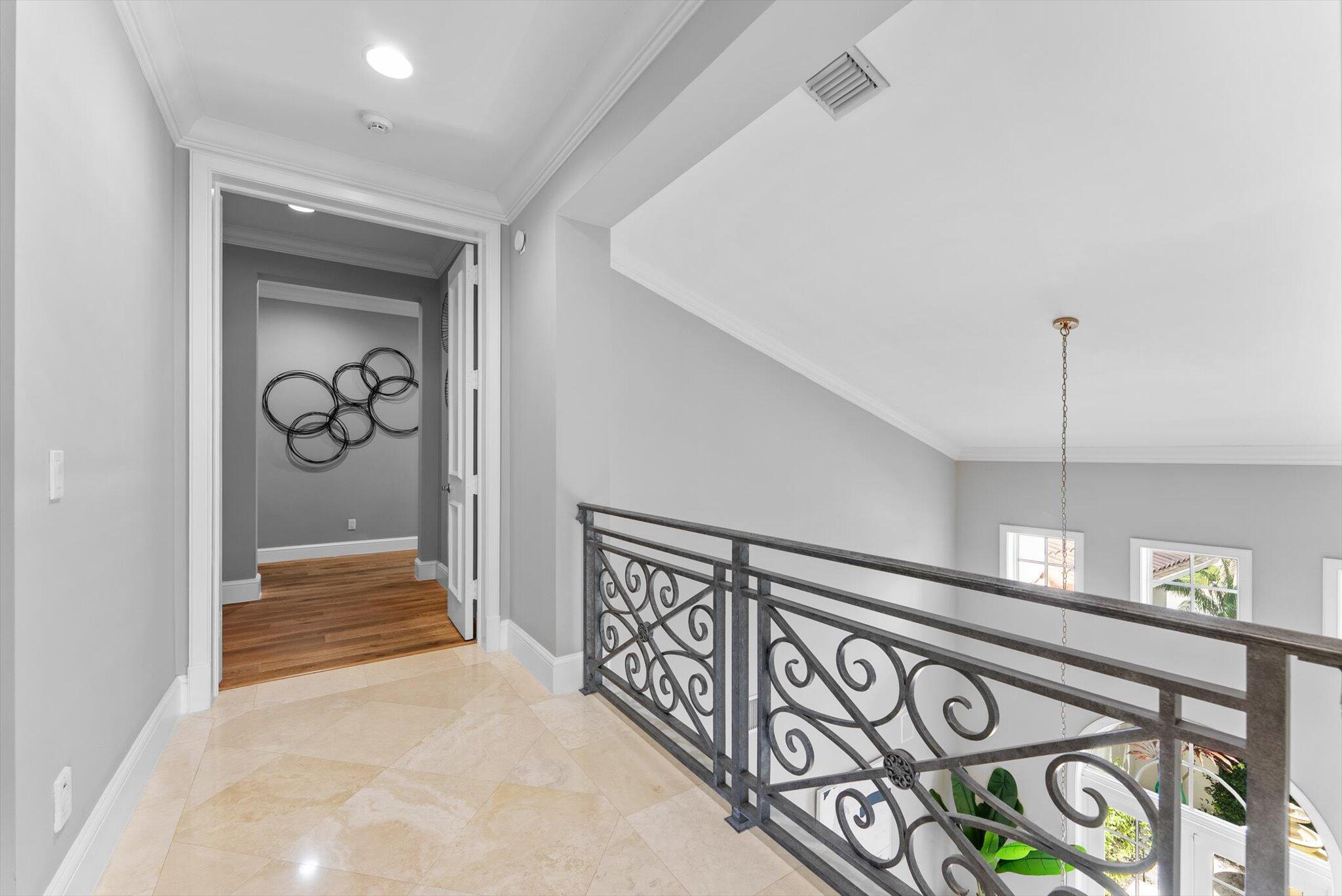 475 Northeast 4th Street Boca Raton, FL 33432 - Photo 31 of 88 2nd story hallway