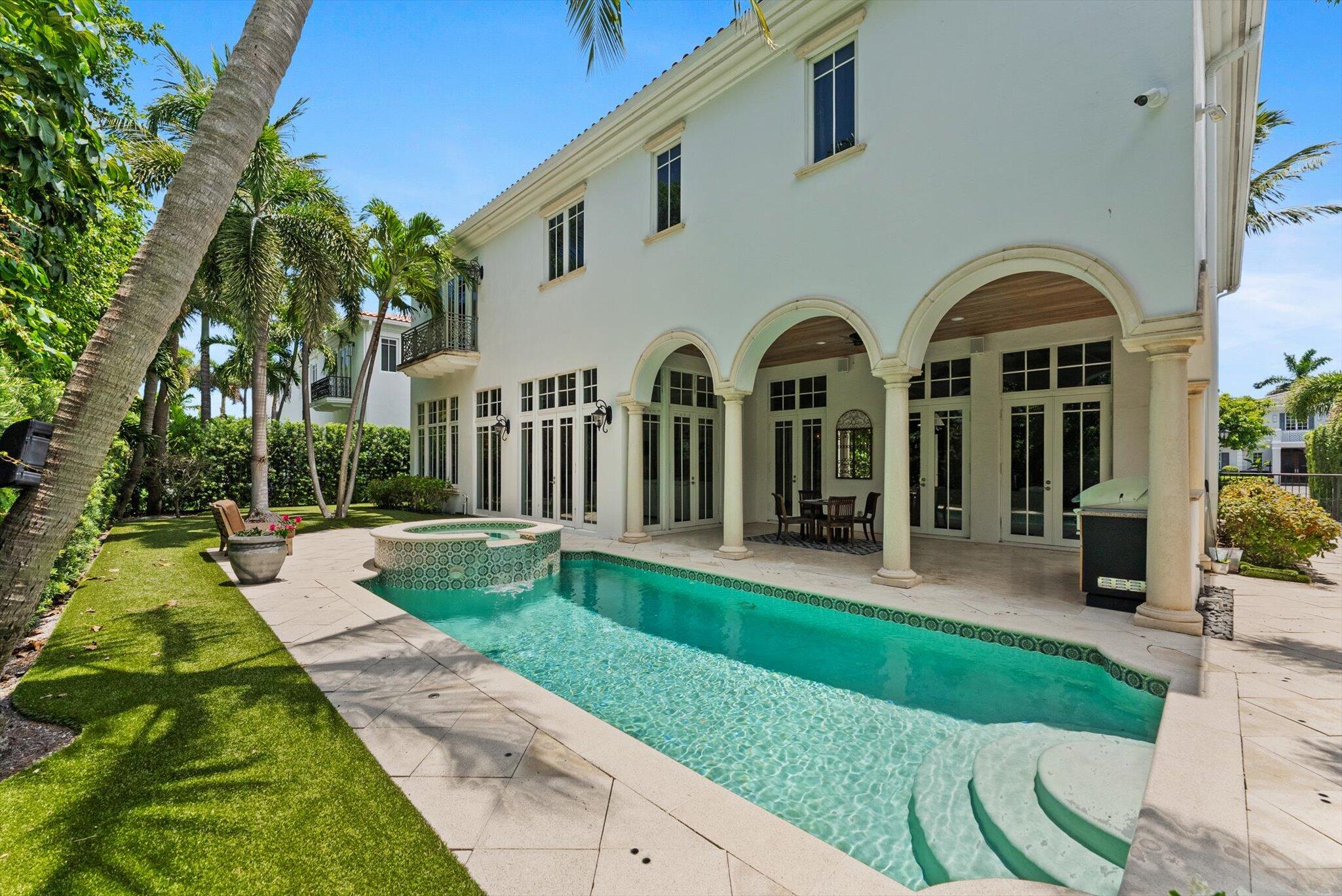 475 Northeast 4th Street Boca Raton, FL 33432 - Photo 4 of 88 Back