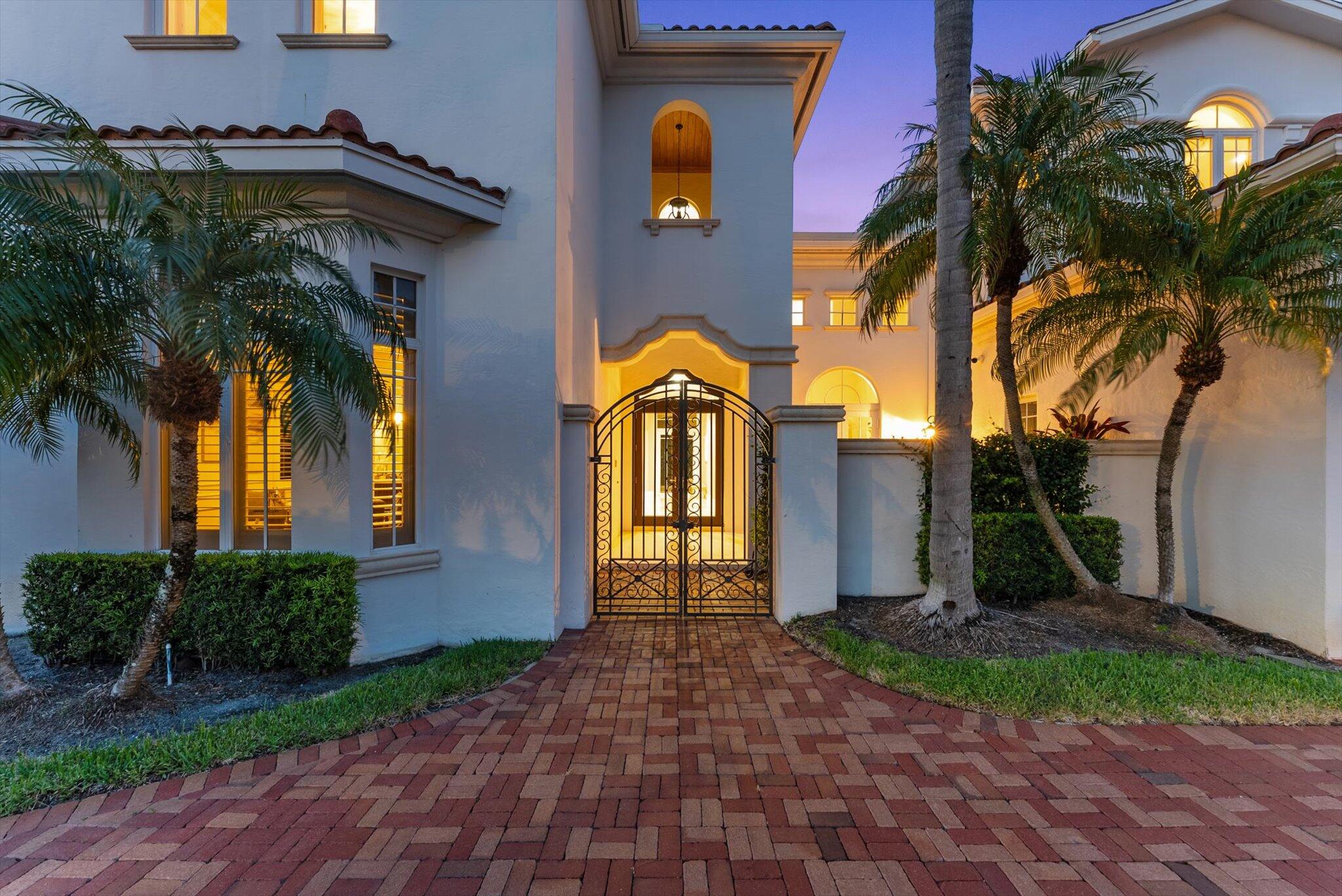 475 Northeast 4th Street Boca Raton, FL 33432 - Photo 5 of 88 Twilight Front