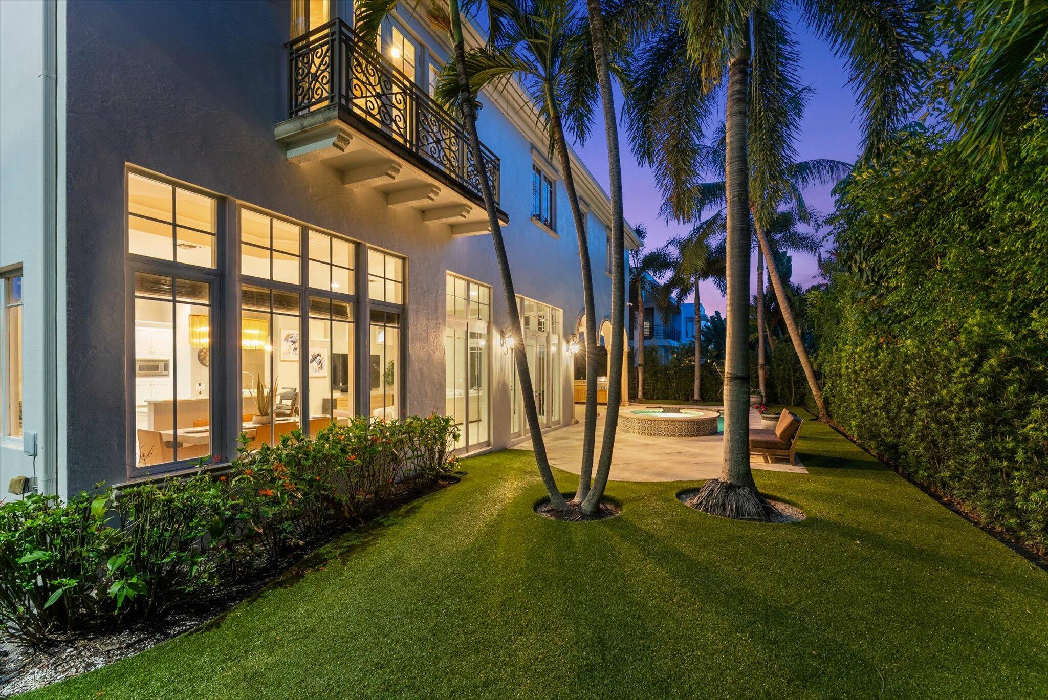 475 Northeast 4th Street Boca Raton, FL 33432 - Photo 66 of 88 Twilight Yard