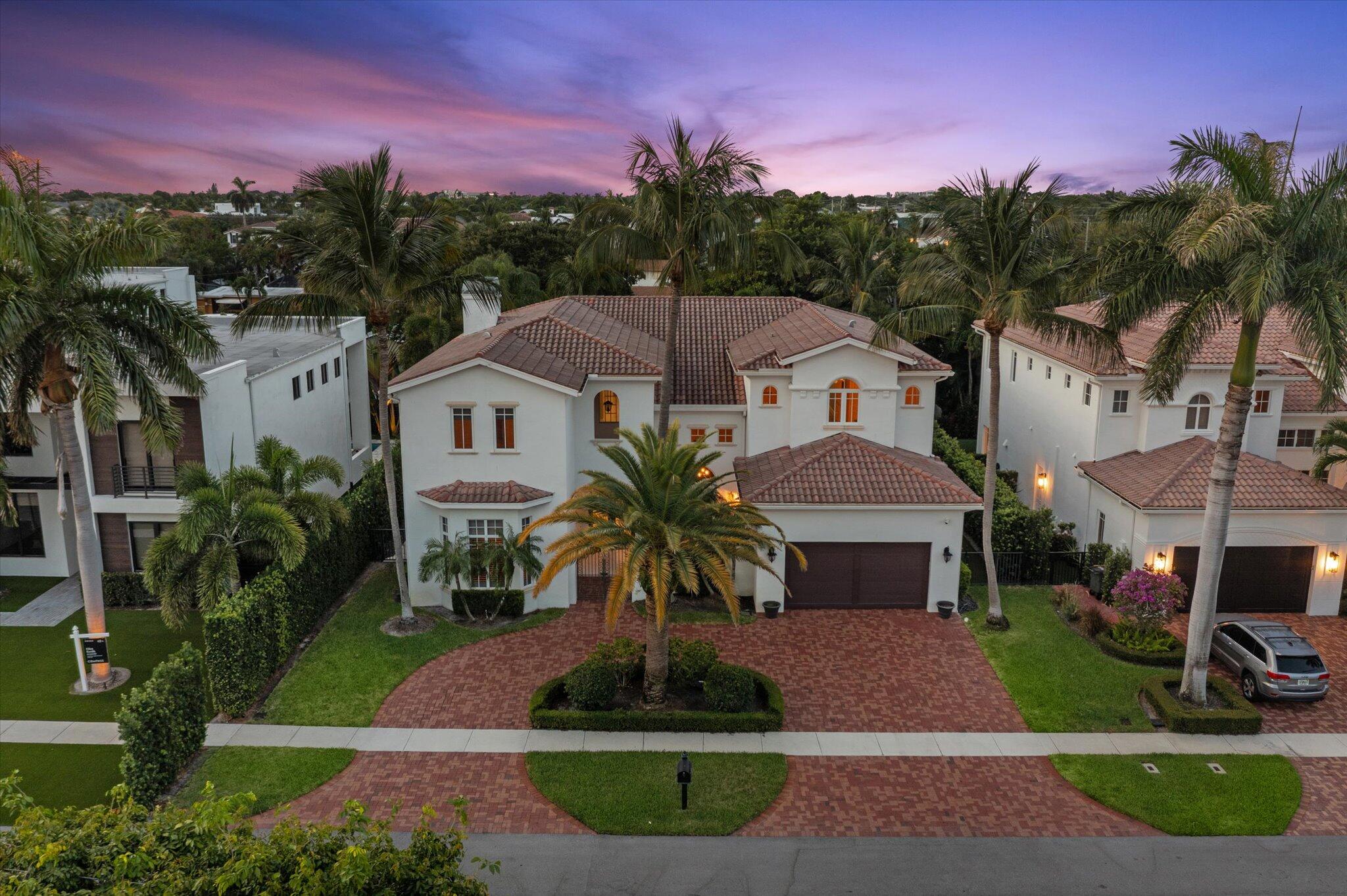 475 Northeast 4th Street Boca Raton, FL 33432 - Photo 68 of 88 Twilight Front