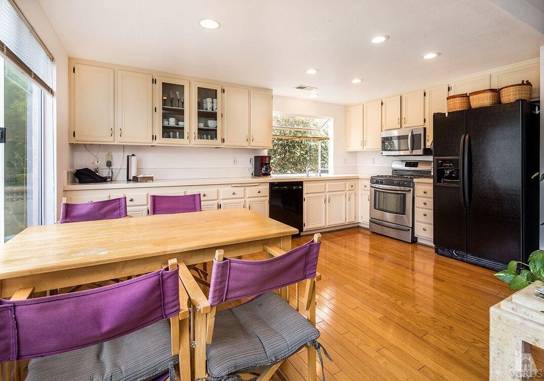557 Fairfield Road Simi Valley, CA 93065 - Photo 6 of 22 Additional Photo
