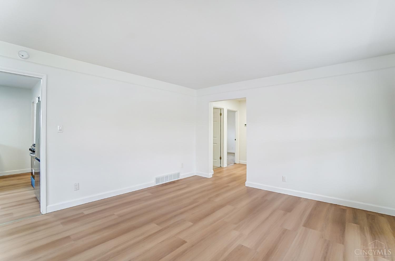 237 Spinning Road Riverside, OH 45431 - Photo 5 of 35 Gallery Image 5