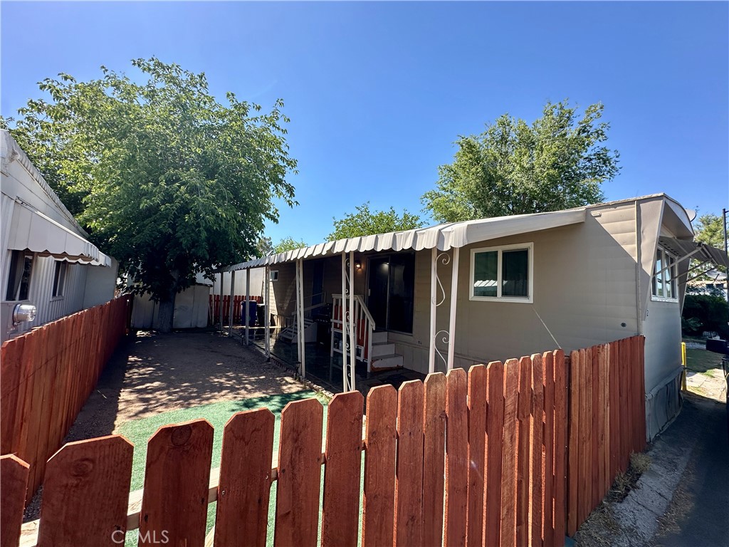 21923 Ottawa Road, Unit 12 Apple Valley, CA 92308 - Photo 2 of 10