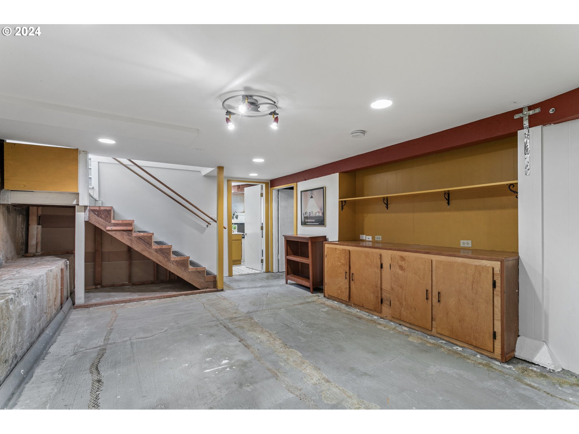 7204 Southwest 33rd Avenue Portland, OR 97219 - Photo 24 of 40 Basement