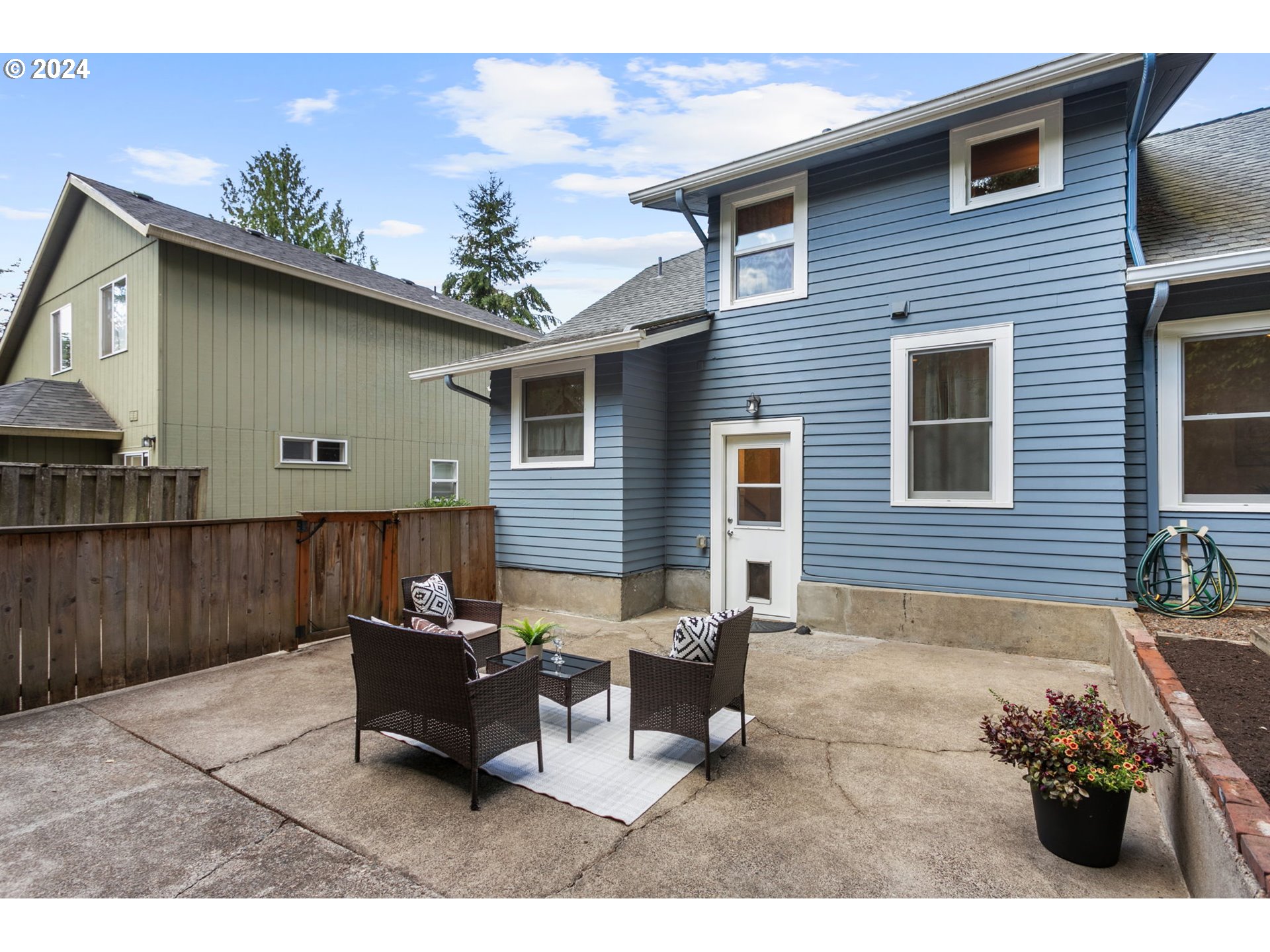 7204 Southwest 33rd Avenue Portland, OR 97219 - Photo 33 of 40 Backyard