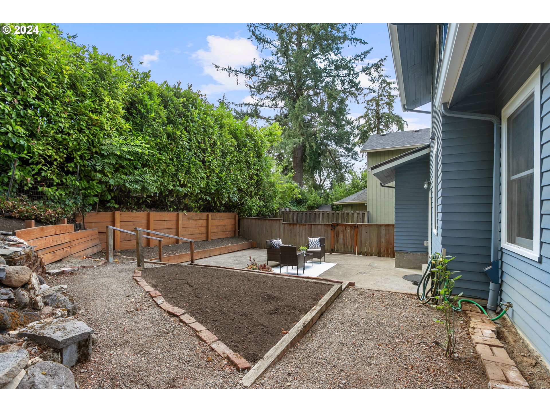 7204 Southwest 33rd Avenue Portland, OR 97219 - Photo 35 of 40 Backyard