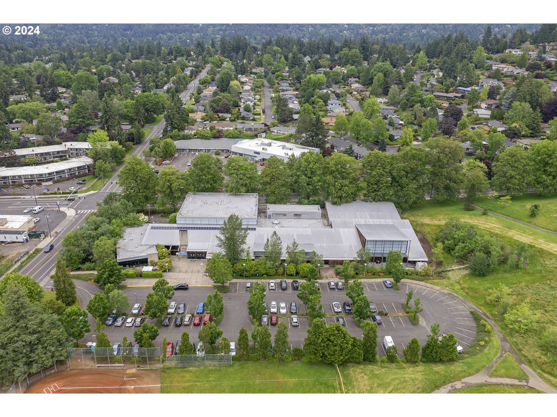 7204 Southwest 33rd Avenue Portland, OR 97219 - Photo 39 of 40 Community Recreation Center