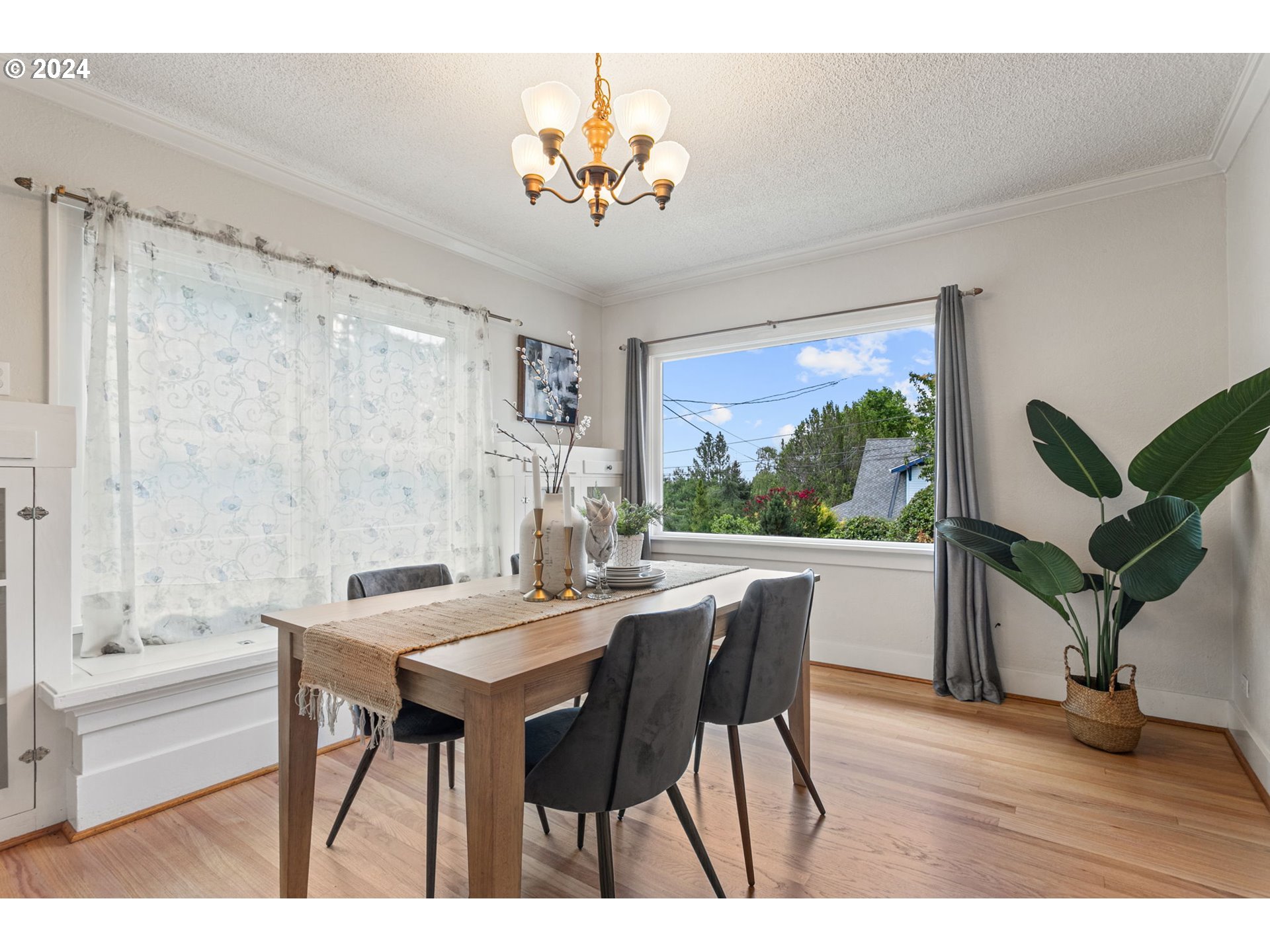 7204 Southwest 33rd Avenue Portland, OR 97219 - Photo 8 of 40 Dining Room