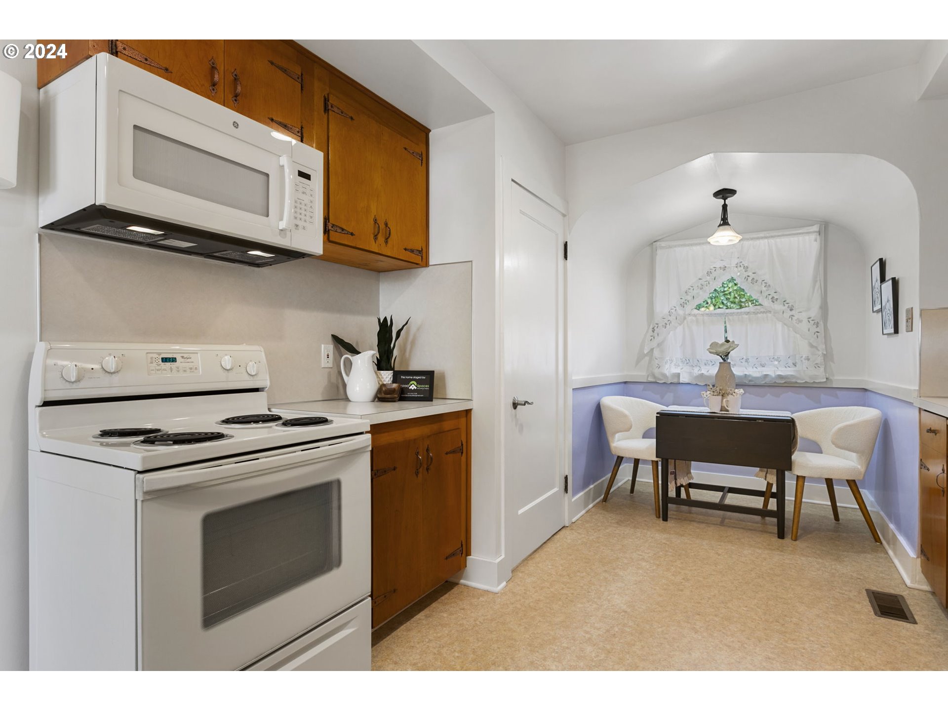7204 Southwest 33rd Avenue Portland, OR 97219 - Photo 10 of 40 Kitchen