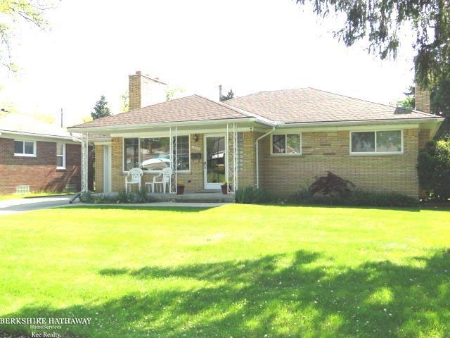 23820 Roxana Avenue Eastpointe, MI 48021 - Photo 3 of 40 50074854-2.JPG
