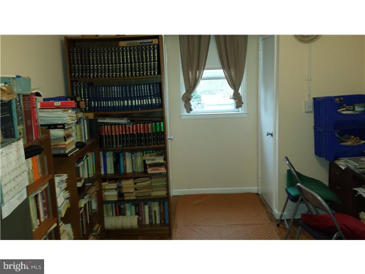 4554 Tolbut Street Philadelphia, PA 19136 - Photo 14 of 22