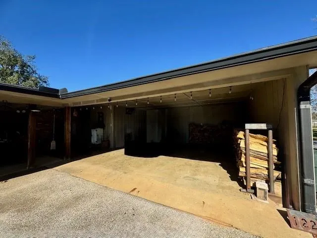 $319,900 | 12239 Lovers Lane, Larue, TX 75770