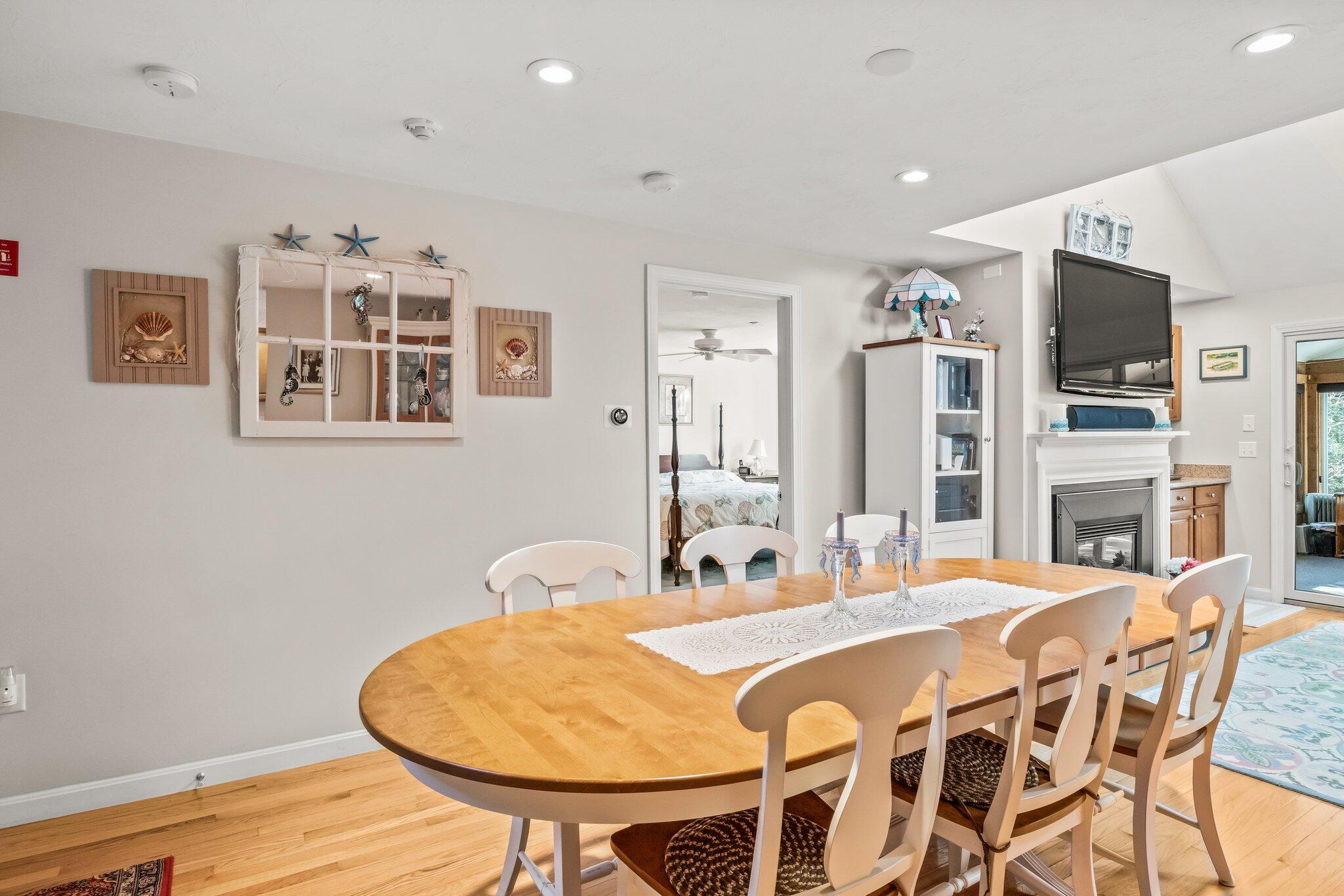 22 North Ridge Road Mashpee, MA 02649 - Photo 3 of 33 a dining room with furniture and window