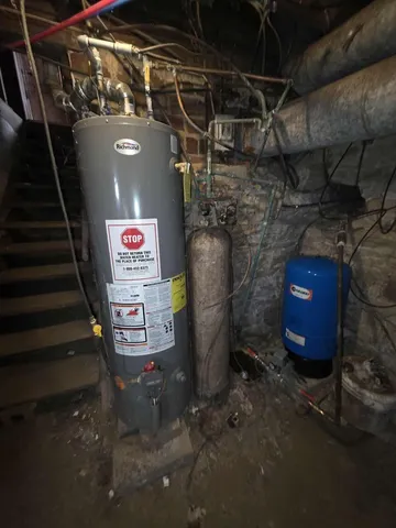 a view of a outdoor space with a tree