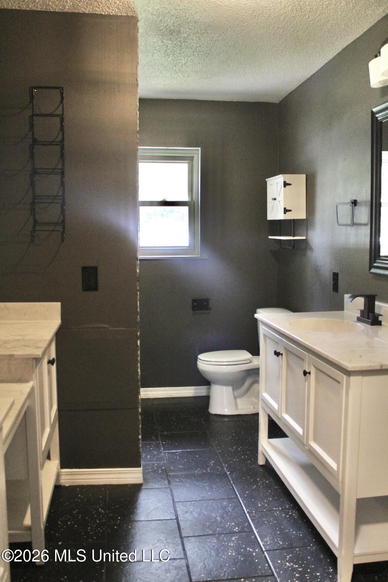 10198 Gorenflo Road D'Iberville, MS 39540 - Photo 20 of 20 Main floor bathroom