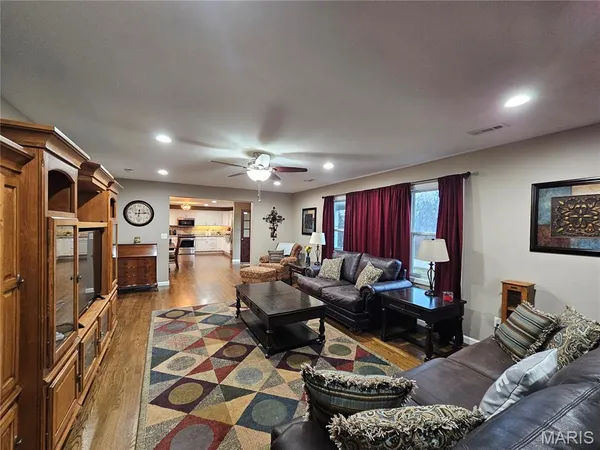 $489,000 | 50 Saddlefield Lane, Troy, MO 63379