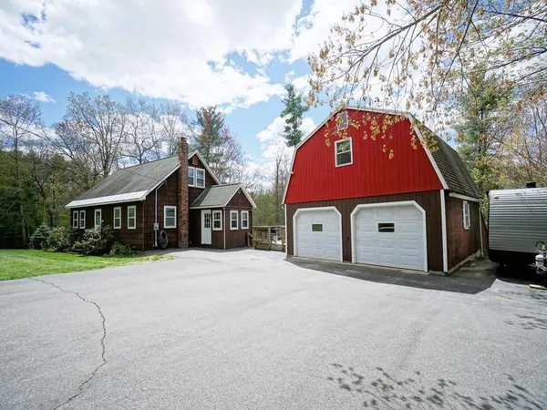 $610,000 | 106 Page Road, Litchfield, NH 03052