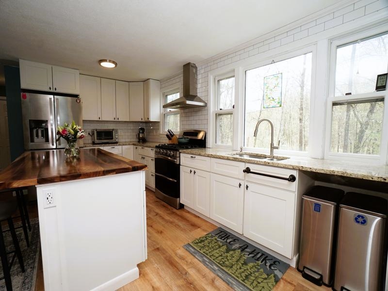 106 Page Road Litchfield, NH 03052 - Photo 4 of 52