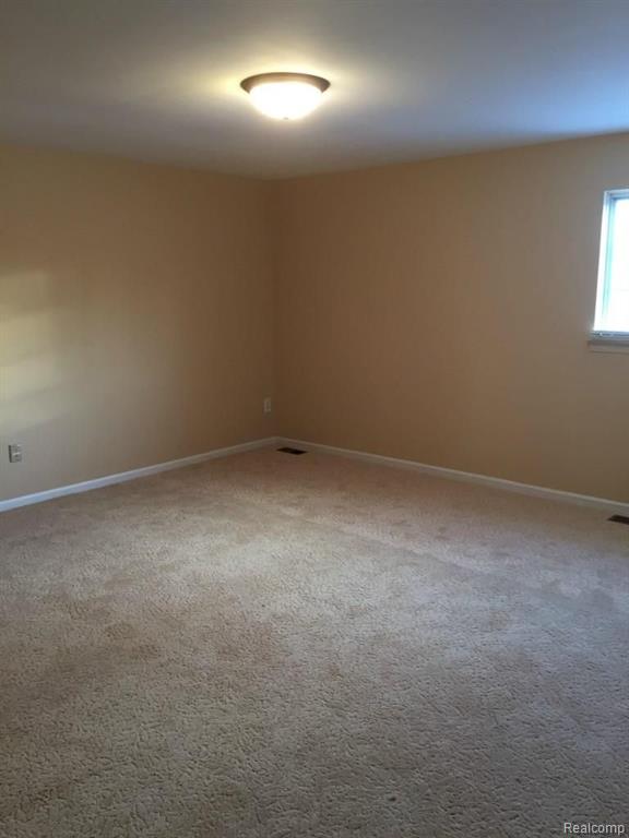 475 Whitney Drive Rochester Hills, MI 48307 - Photo 3 of 6