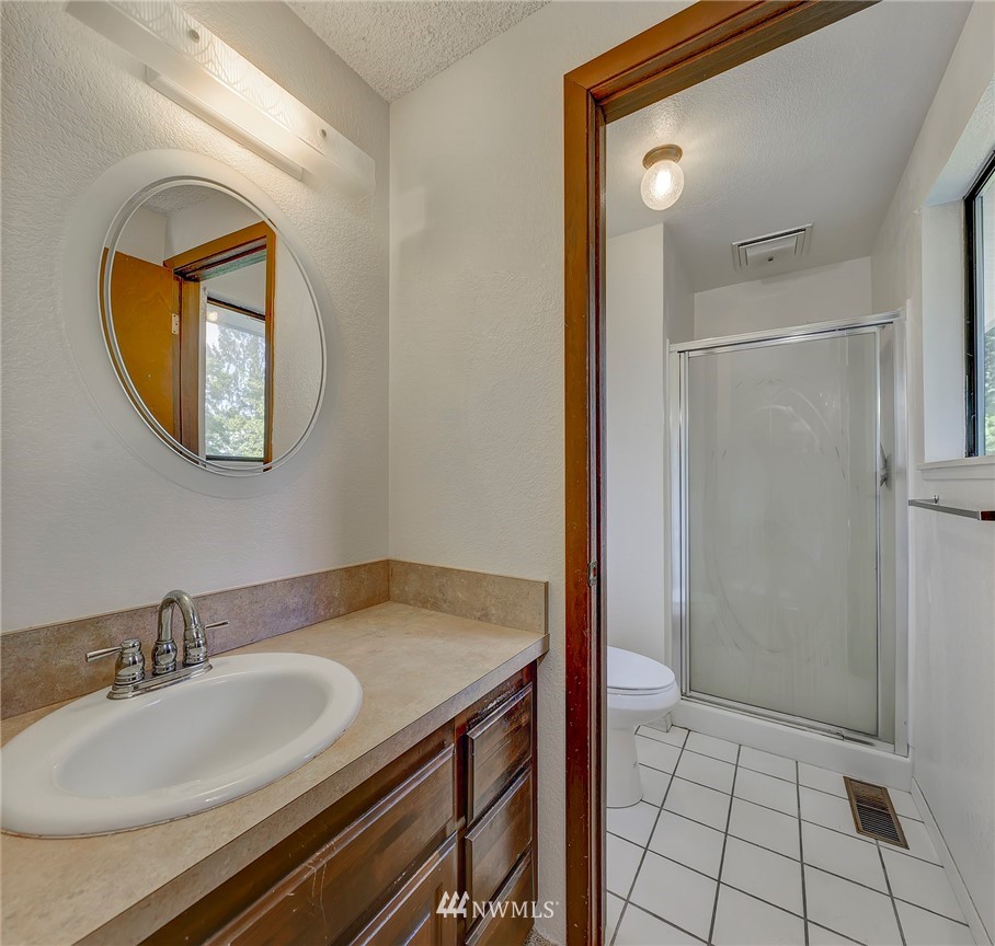 16826 Hallman Road Northwest Poulsbo, WA 98370 - Photo 13 of 25 Gallery Image 13