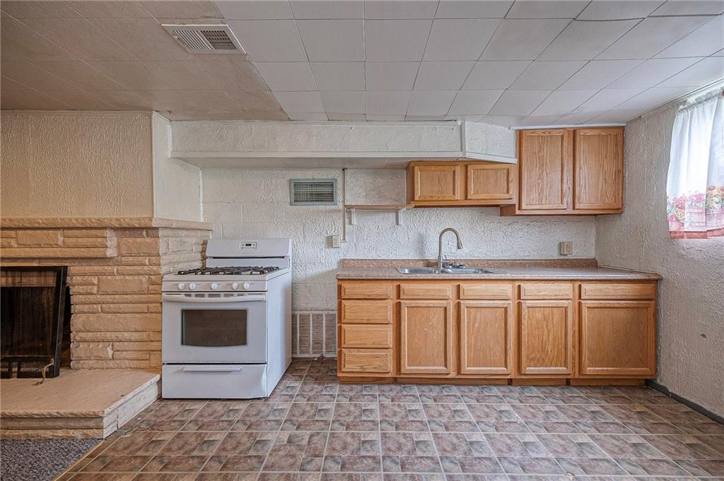 1757 Brodhead Road Coraopolis, PA 15108 - Photo 25 of 36