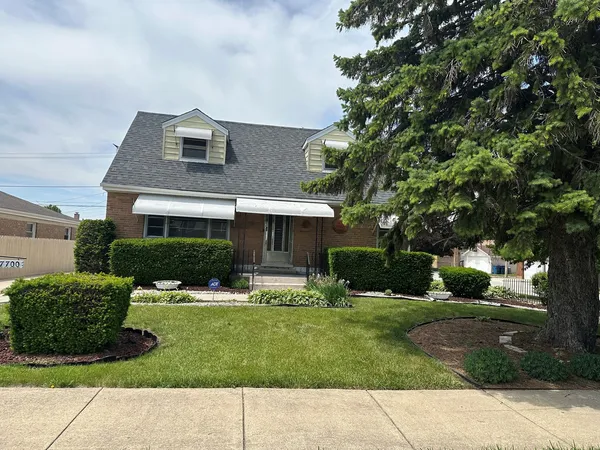 $279,900 | 7700 Lawler Avenue, Burbank, IL 60459