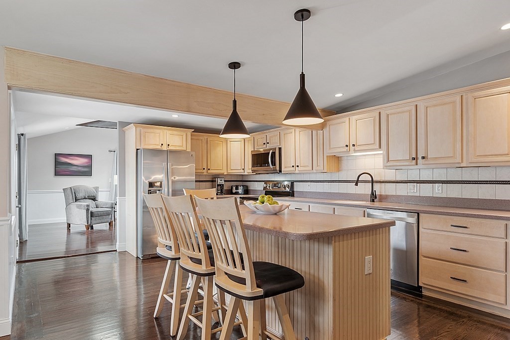 24 Eisenhower Road Peabody, MA 01960 - Photo 9 of 42 Gallery Image 9