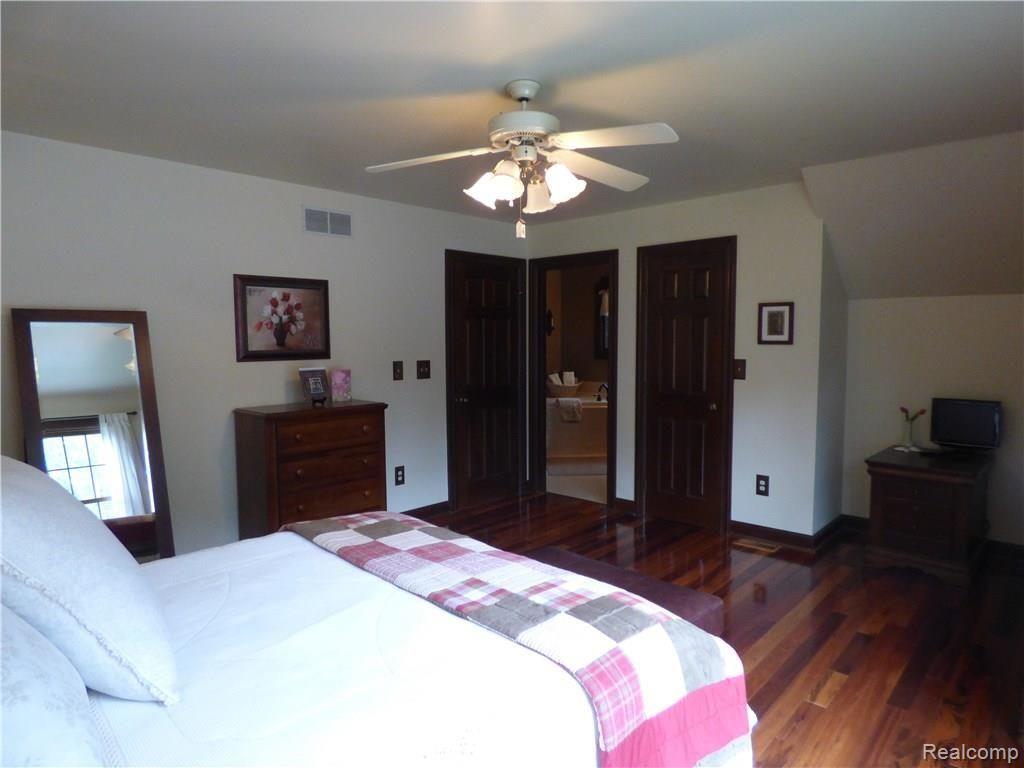 299 East Hurd Road Monroe, MI 48162 - Photo 38 of 46 P1320177.JPG