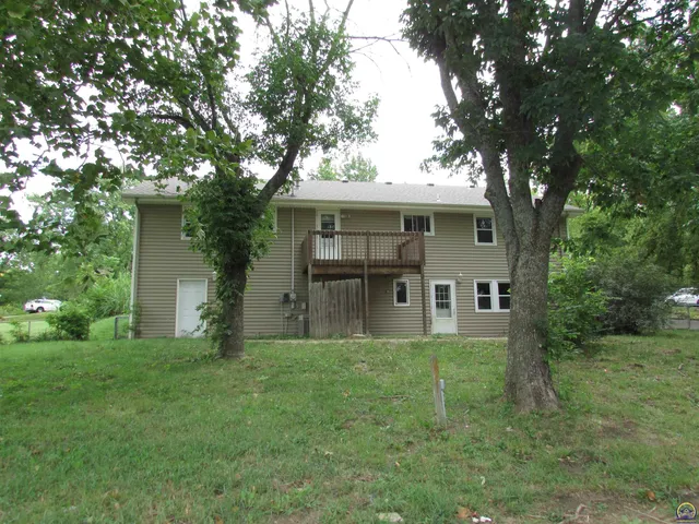 $265,000 | 5001 Northwest Pueblo Court, Topeka, KS 66618