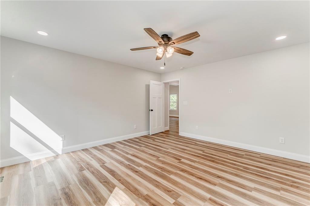 22 Earls Way Chatsworth, GA 30705 - Photo 14 of 64 a view of an empty room