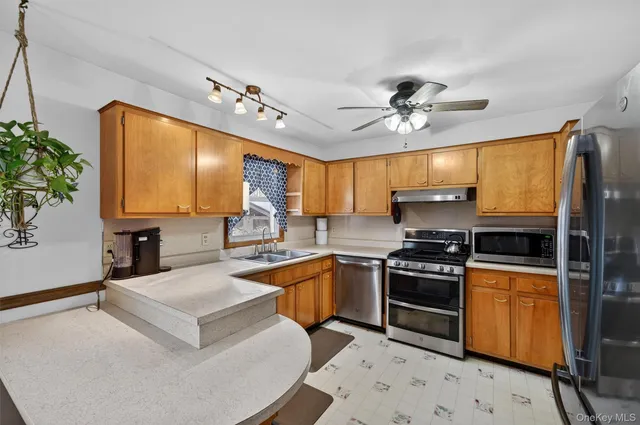 $399,900 | 21 Scotchtown Drive, Middletown, NY 10941