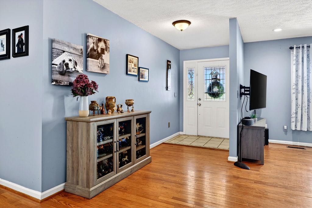 153 Thorofare Road Crimora, VA 24431 - Photo 6 of 54 Gallery Image 6